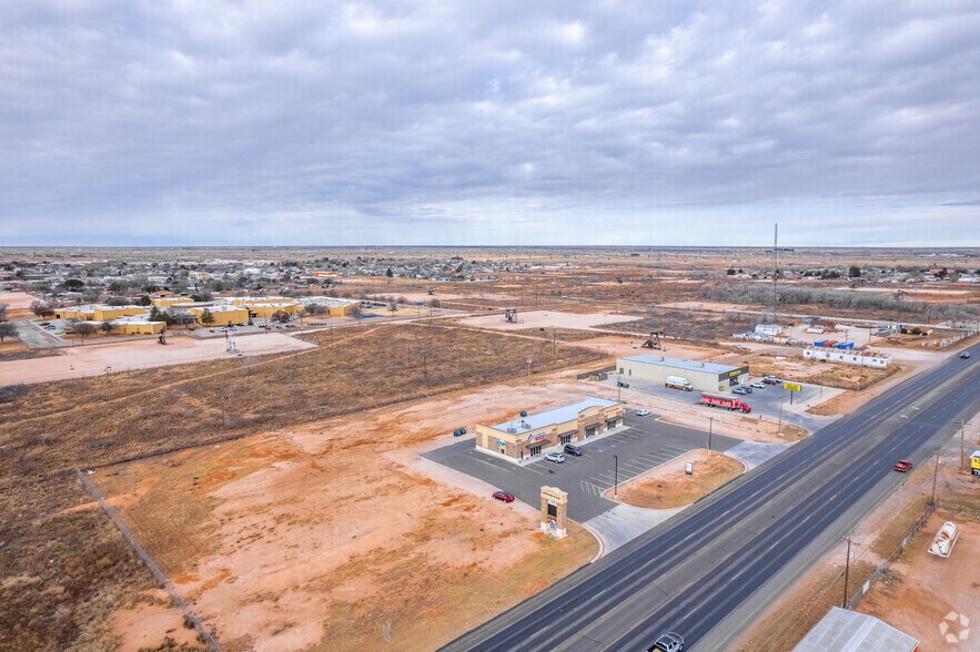 More Photos Of 521 TX-214 Hwy, Denver City General Retail For Lease