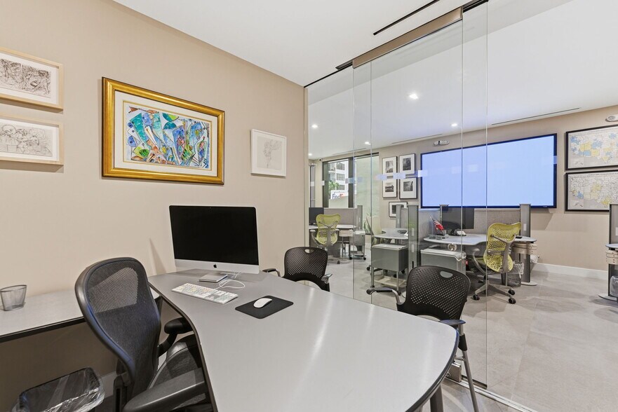 More Photos Of 45 Valencia Ave, Coral Gables Storefront Retail Office For Sale