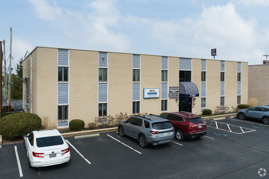 Primary Photo Of 27457 Holiday Ln, Perrysburg Office Residential For Lease