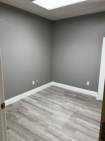 More Photos Of 140 Empire Ave, Modesto Warehouse For Lease