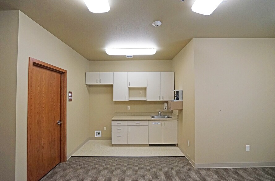 More Photos Of 1607 Creekside Loop, Yakima Medical For Lease