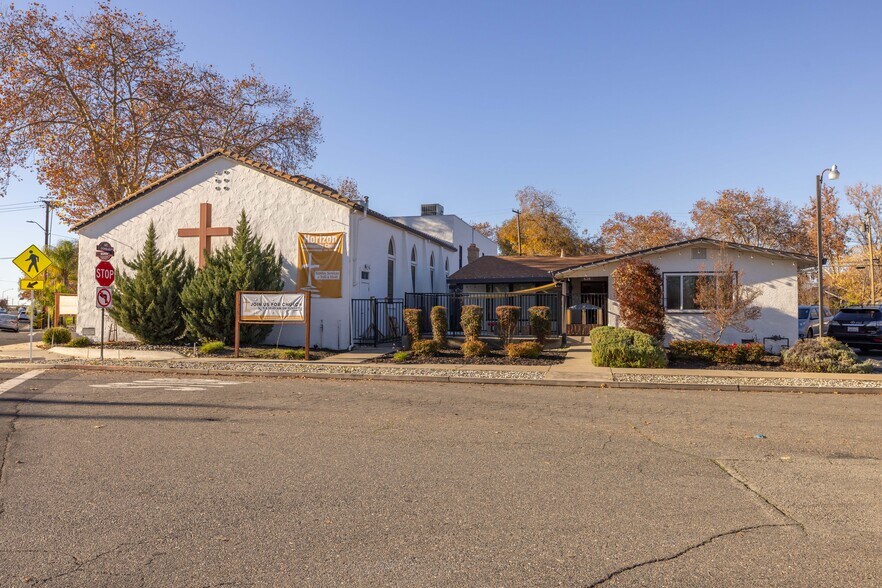 More Photos Of 628 Royer St, Roseville Schools For Lease