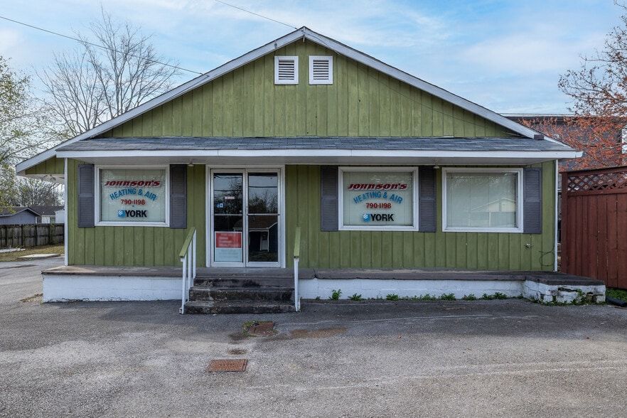 More Photos Of 503 N Petway St, Franklin Office For Sale