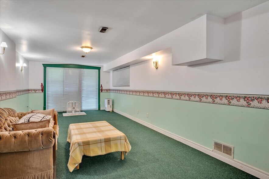 More Photos Of 2449 Queen Mary St, Cavan Storefront Retail Residential For Sale