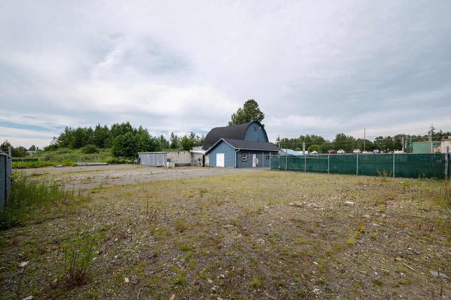 More Photos Of 120 W Smith Rd, Bellingham Service For Sale