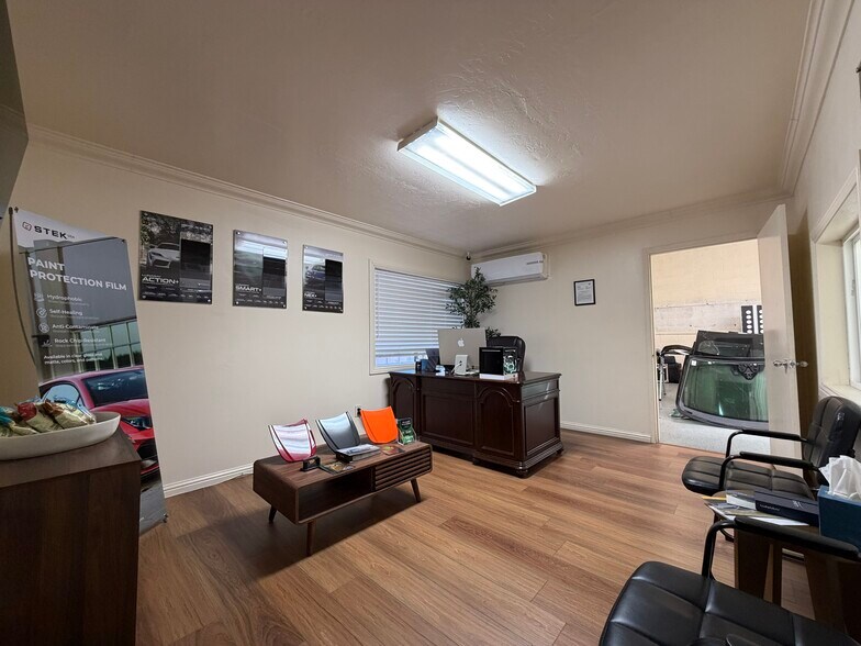 More Photos Of 1005 Barstow Ave, Clovis Warehouse For Sale