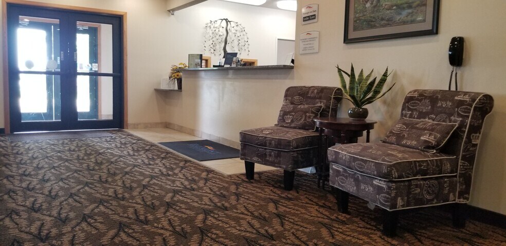 More Photos Of 5015 Ridgeway Dr, Harlan Hotel For Sale