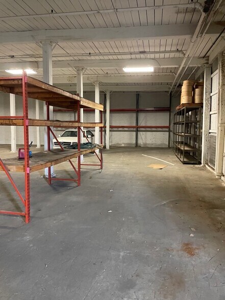 More Photos Of 2501 Millers Ln, Louisville Warehouse For Lease