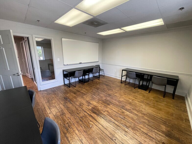 More Photos Of 200 N Main St, Greenville Office Residential For Lease