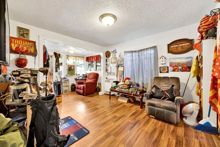 More Photos Of 1166 W 39th Pl, Los Angeles Apartments For Sale