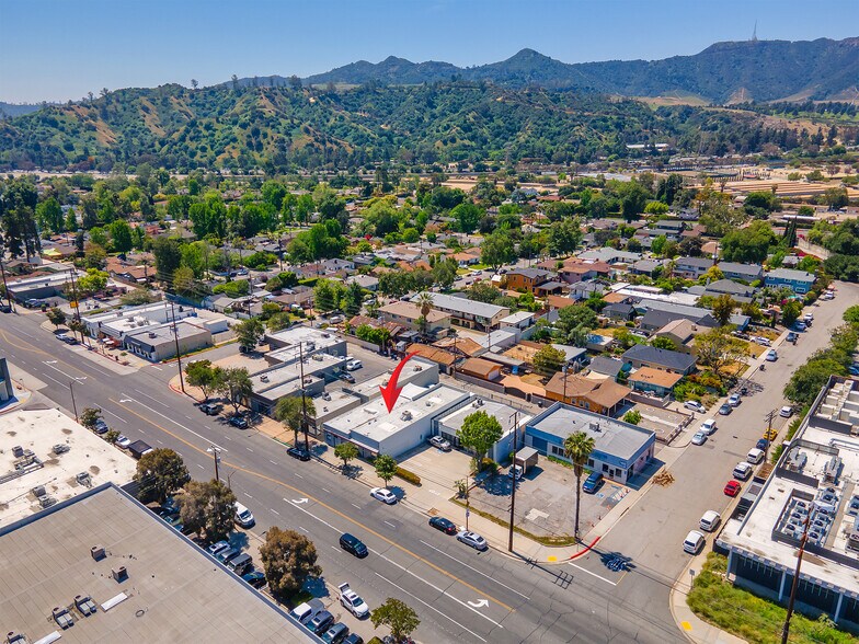 More Photos Of 1812 Victory Blvd, Glendale Flex For Sale