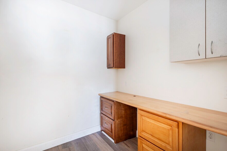 More Photos Of 23601 Avalon Blvd, Carson General Retail For Sale