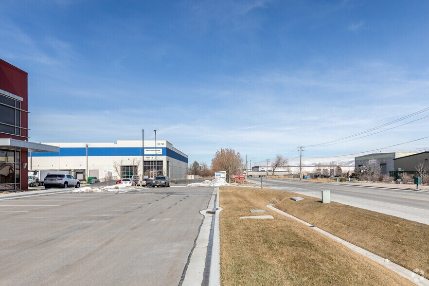 More Photos Of 720 S Gladiola St, Salt Lake City Distribution For Lease