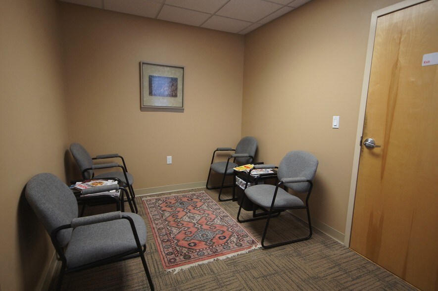 More Photos Of 16 Asylum St, Milford Medical For Lease