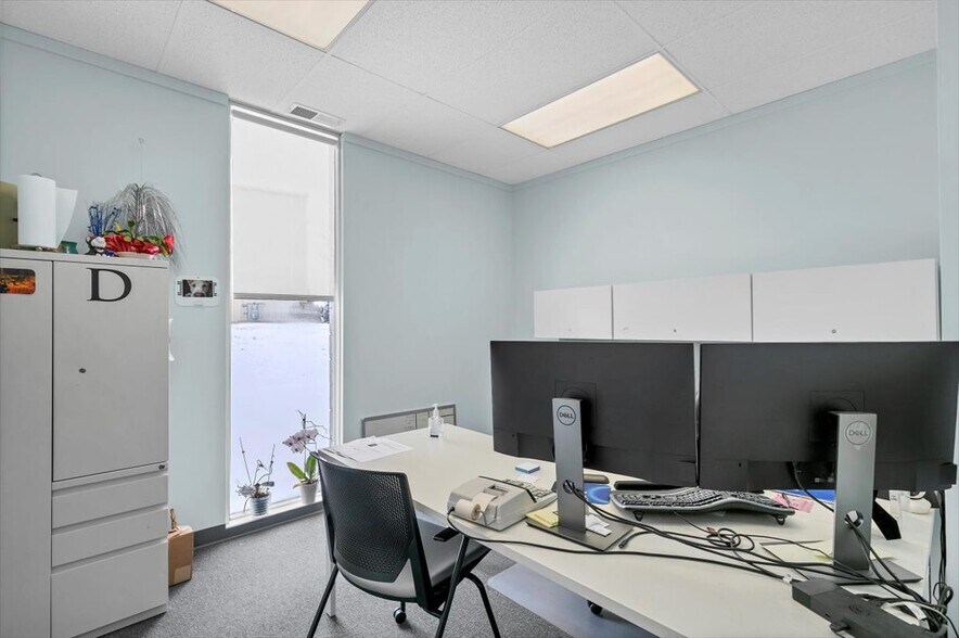 More Photos Of 118 Quinnipiac Ave, North Haven Warehouse For Lease