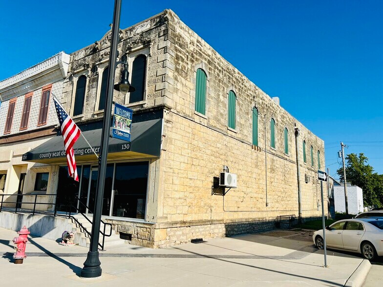 More Photos Of 130 E Main St, Marion Storefront For Sale