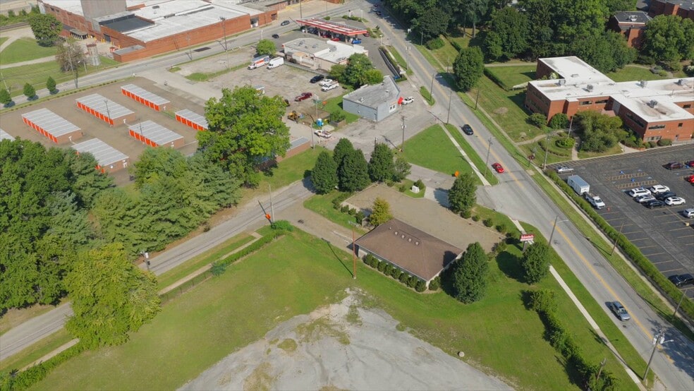 Primary Photo Of 406 Reed Ave, Cuyahoga Falls Freestanding For Sale