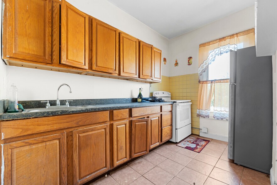 More Photos Of 108 Veronica Pl, Brooklyn Land For Sale