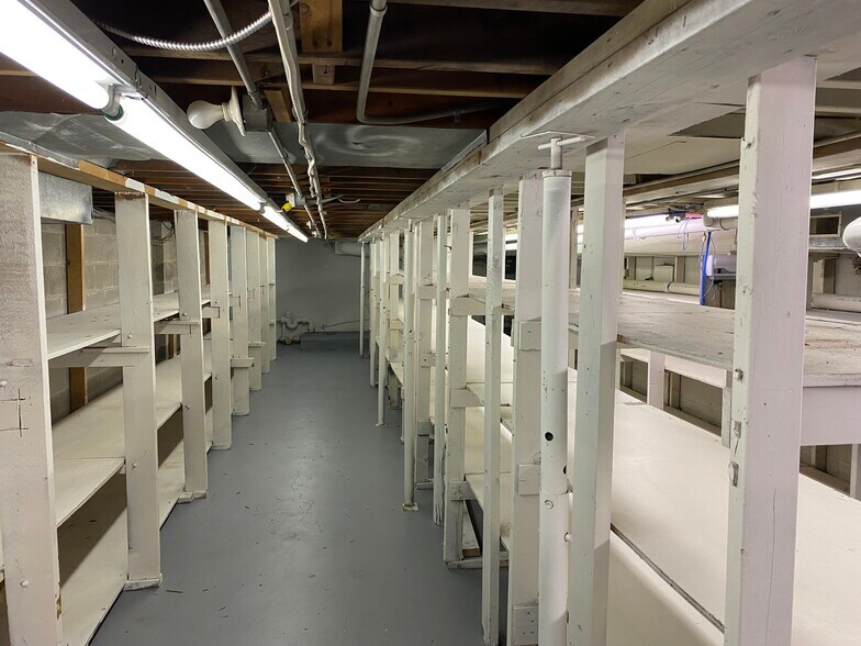 More Photos Of 1400 St Paul St, Rochester Showroom For Lease