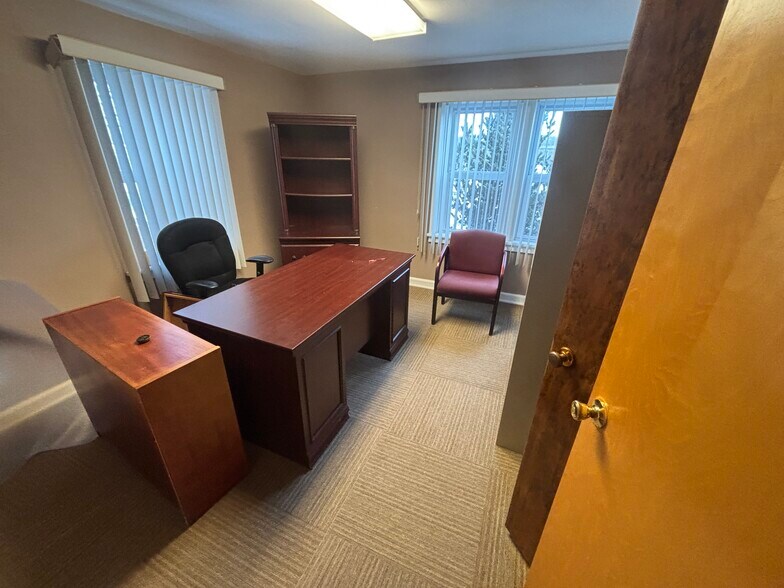 More Photos Of 845 Water St, Northumberland Medical For Sale