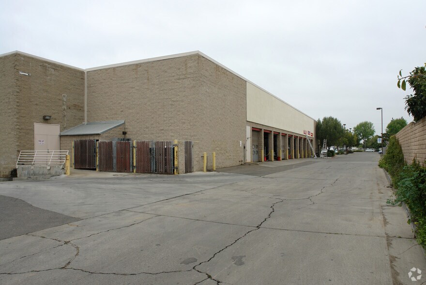 More Photos Of 1711-1723 S Broadway Dr, Santa Maria General Retail For Lease