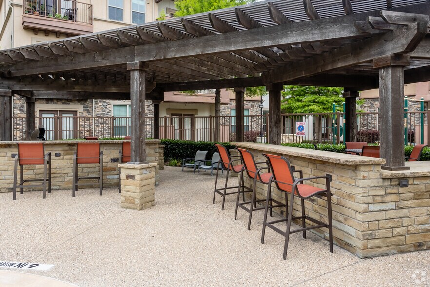 More Photos Of 1601 E Debbie Ln, Mansfield Apartments For Lease