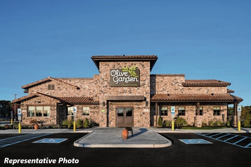 More Photos Of 904 Scott Dr, Piqua Restaurant For Sale