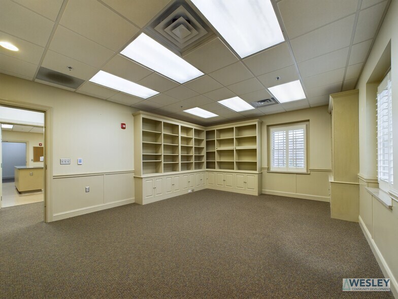 More Photos Of 217 S Church St, Salisbury Religious Facility For Lease