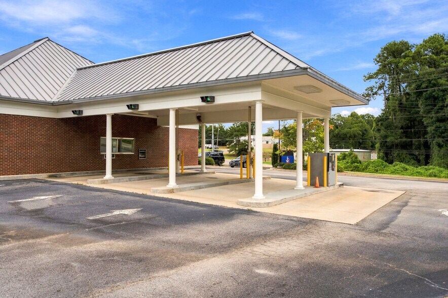 More Photos Of 2092 West Point Rd, Lagrange Bank For Sale
