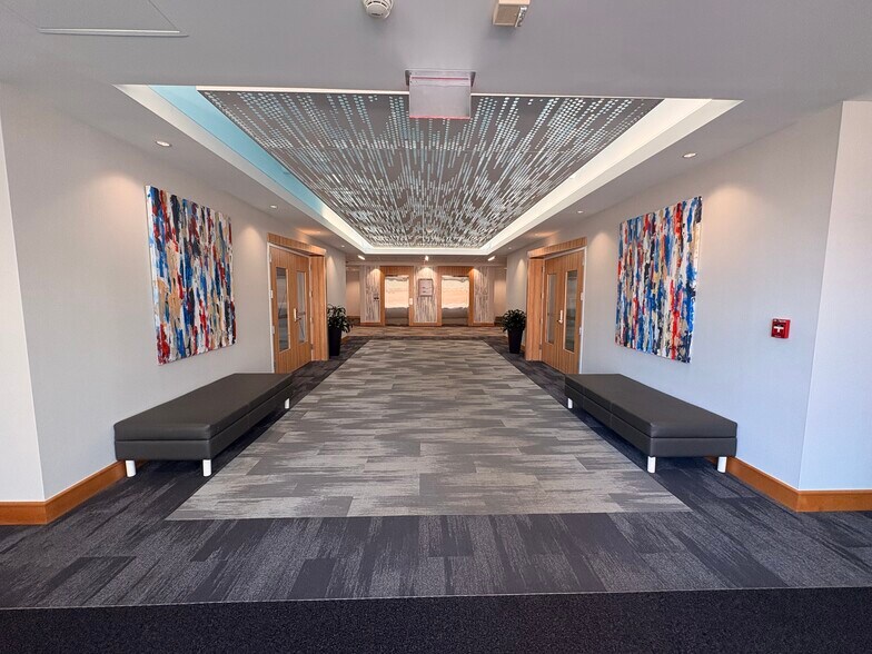 More Photos Of 101 SW Cary Pky, Cary Medical For Lease