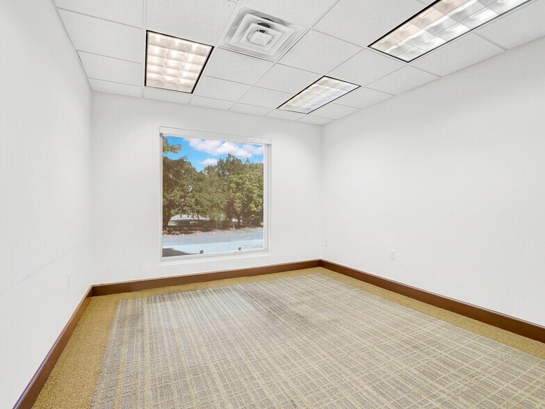 More Photos Of 4070-4090 Laguna St, Coral Gables Medical For Lease
