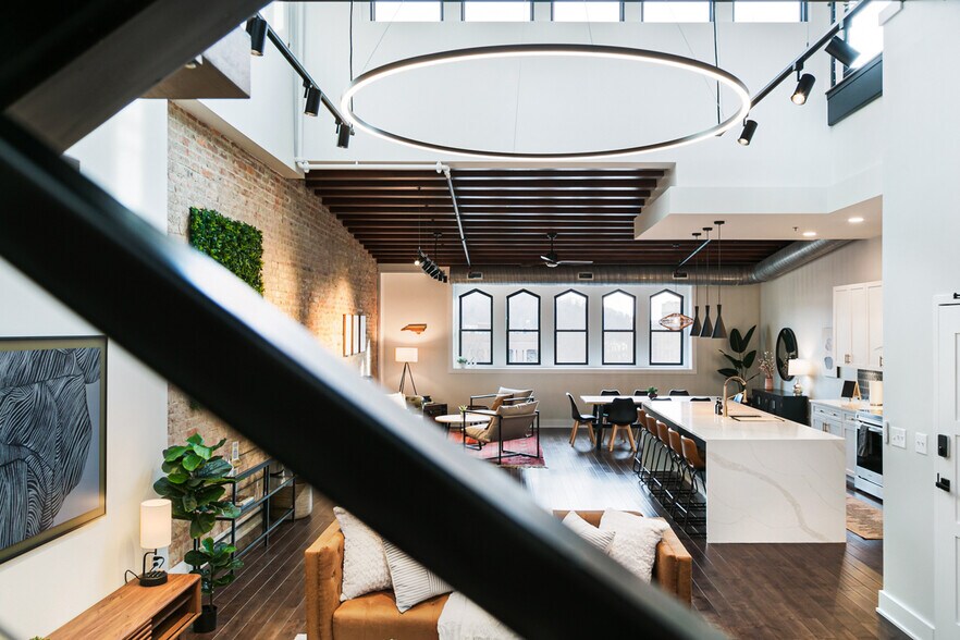 More Photos Of 122 College St, Asheville Storefront Retail Residential For Sale