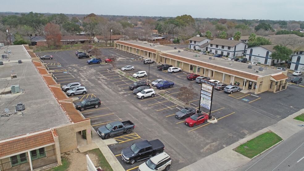 More Photos Of 3859 E Southcross Blvd, San Antonio Unknown For Lease