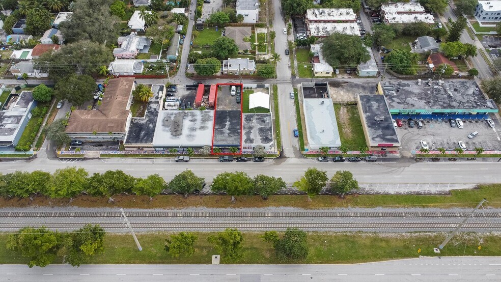 More Photos Of 721-723 S 21st Ave, Hollywood Distribution For Lease