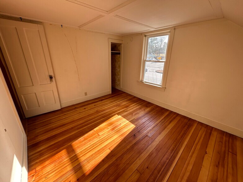 More Photos Of 35 Bath Rd, Brunswick Multifamily For Sale