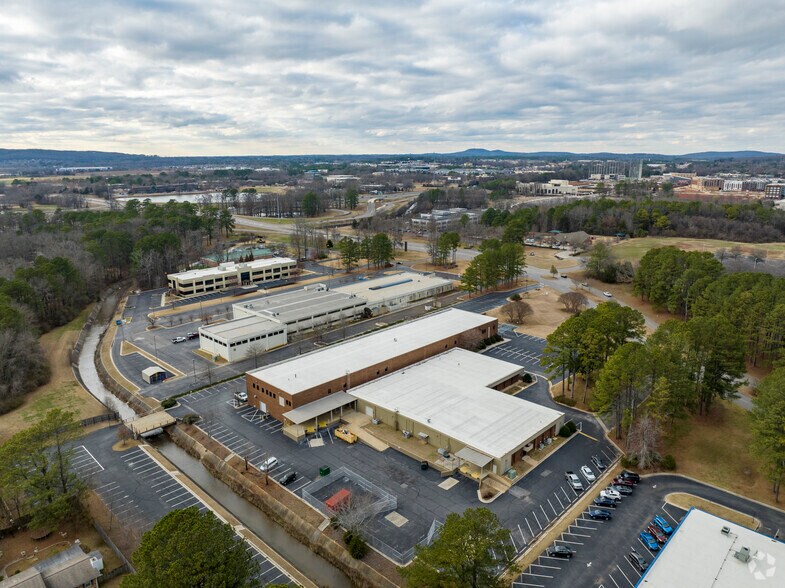 More Photos Of 5021 Bradford Dr NW, Huntsville Office Residential For Lease