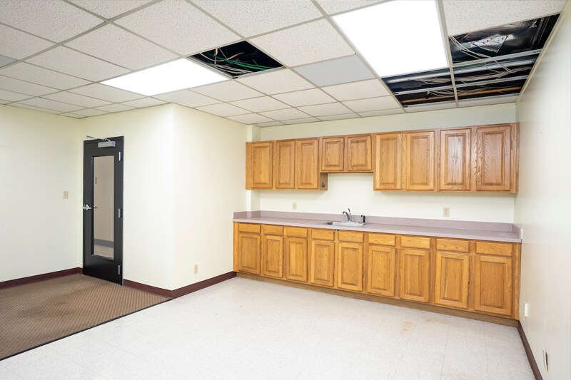 More Photos Of 333 Waller Ave, Lexington Medical For Sale