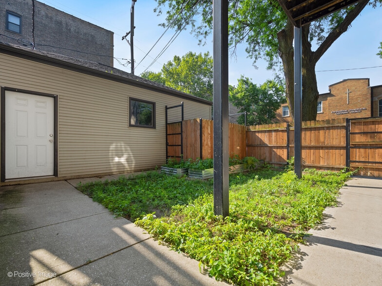 More Photos Of 4856 N Damen, Chicago Storefront Retail Office For Sale