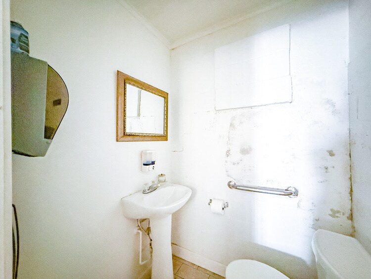 More Photos Of 6917-6921 Veterans Memorial Blvd, Metairie General Retail For Sale