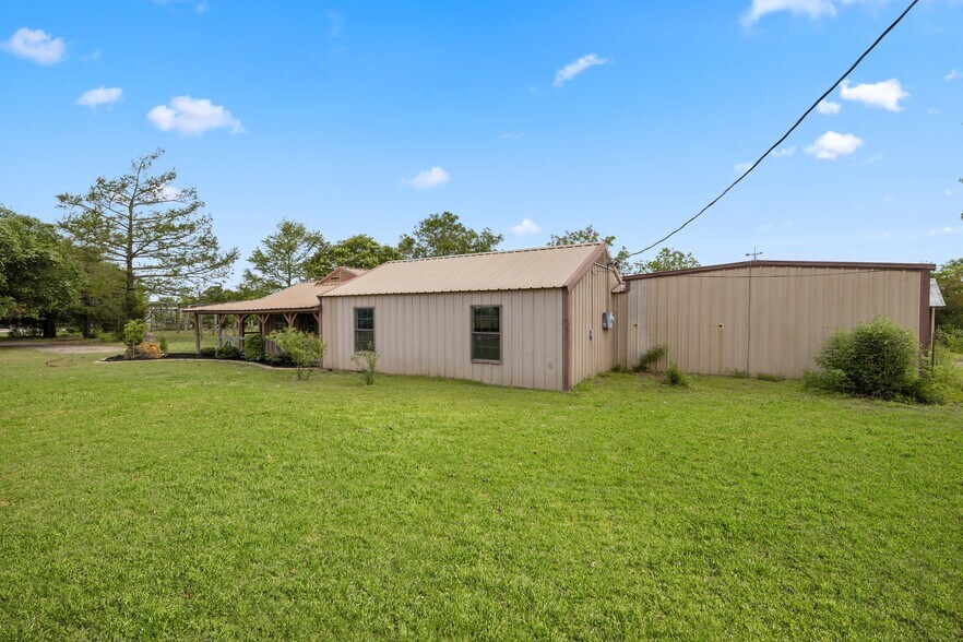 More Photos Of 3220 Farm-To-Market 2086, Temple Distribution For Lease