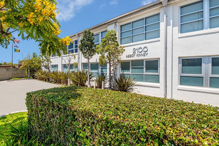 More Photos Of 2100 Abbot Kinney Blvd, Venice Office For Lease