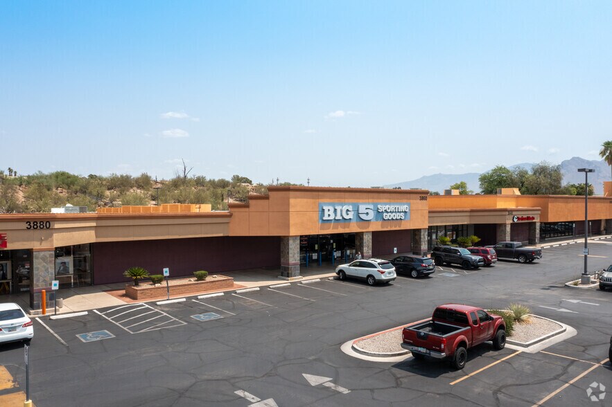 More Photos Of 3800-3936 W Ina Rd, Tucson Unknown For Lease