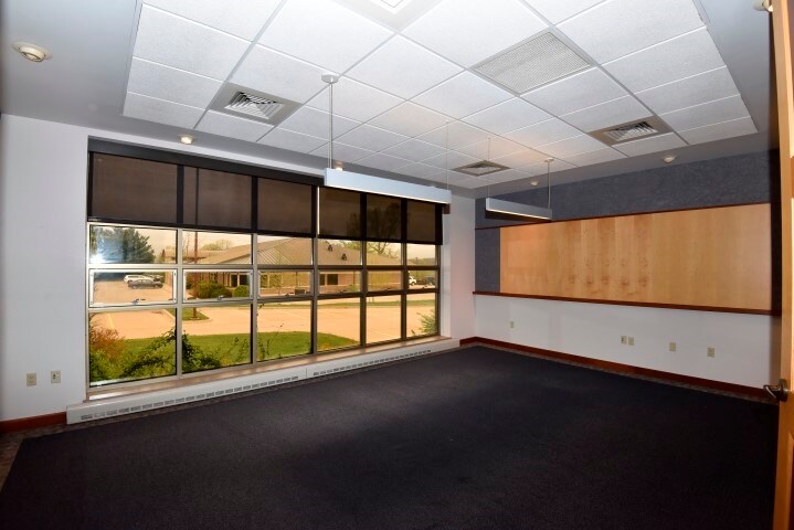 More Photos Of 2834 Northgate Dr, Iowa City Office For Sale
