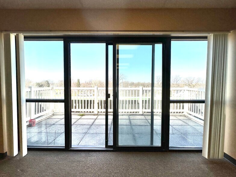 More Photos Of 425 Joliet St, Dyer Office For Sale