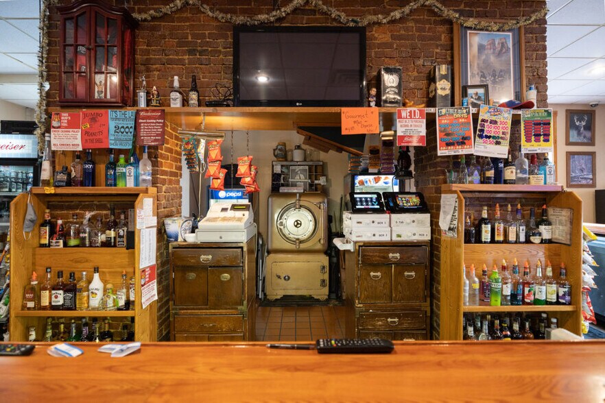 More Photos Of 100 S Washington St, Lake City Restaurant For Sale