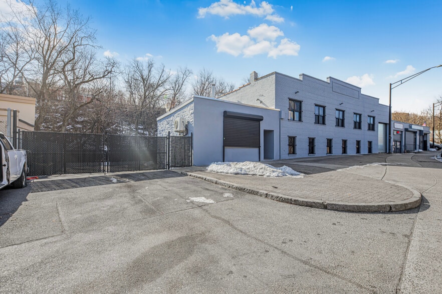 More Photos Of 284 Nepperhan Ave, Yonkers Warehouse For Lease