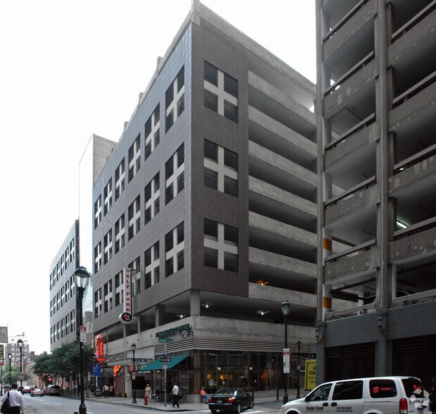 More Photos Of 254 S 15th St, Philadelphia Parking Garage For Lease