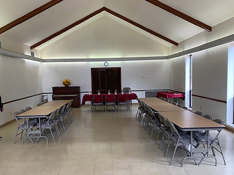 More Photos Of 1137 Five Mile Rd, Birmingham Religious Facility For Sale