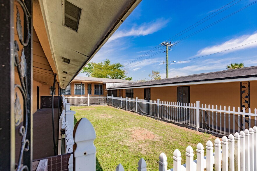 More Photos Of 601 W Canal St N, Belle Glade Daycare Center For Sale