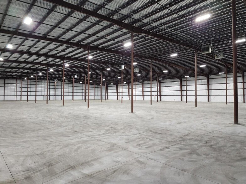 More Photos Of 2099 E Tipton St, Seymour Manufacturing For Lease